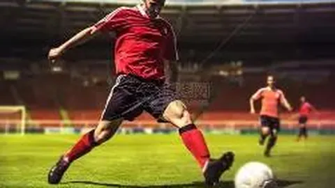 挑战巅峰：拉亚的全能蜕变之旅，引领足球新潮流！